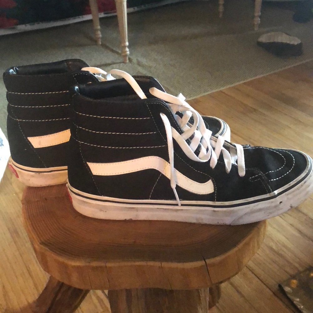 LIKE NEW Vans SK8 HI shoes
